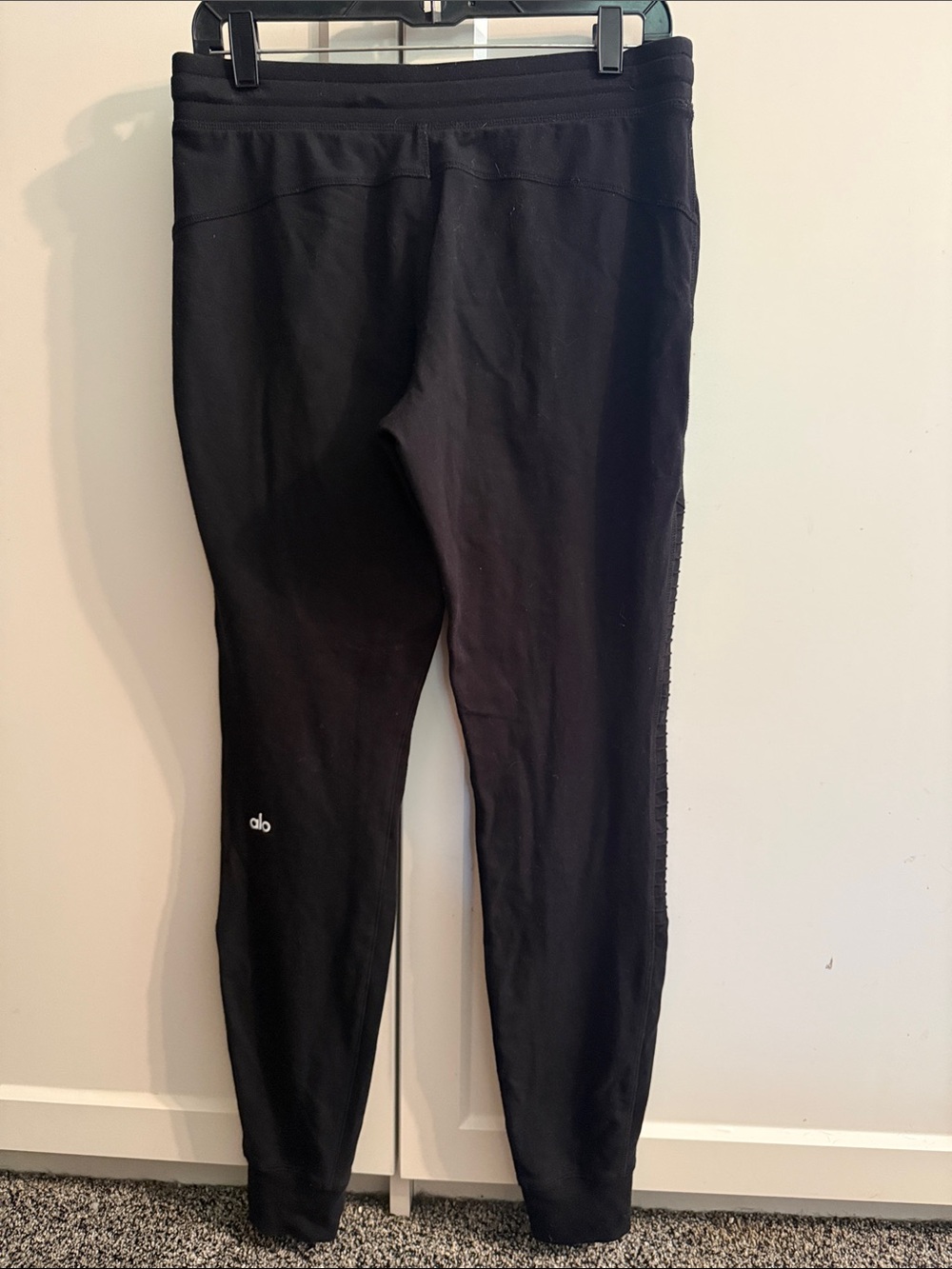 Alo Yoga Black Modal Cotton Moto Zipper Pocket Jogger Sweatpants size M - Picture 5 of 7